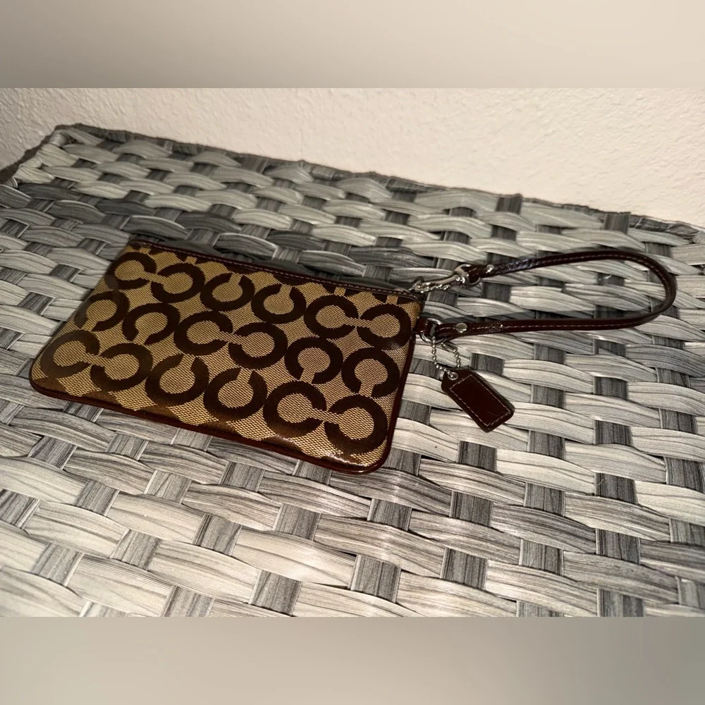 Coach Signature C Jacquard Wristlet Clutch Brown Tan Leather Trim - Picture 3 of 14